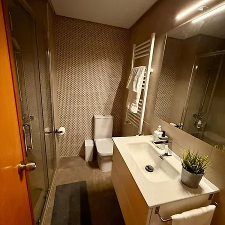 Private & Bath Near Old Town Lägenhet Caces