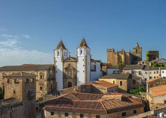 Private & Bath Near Old Town * Caces